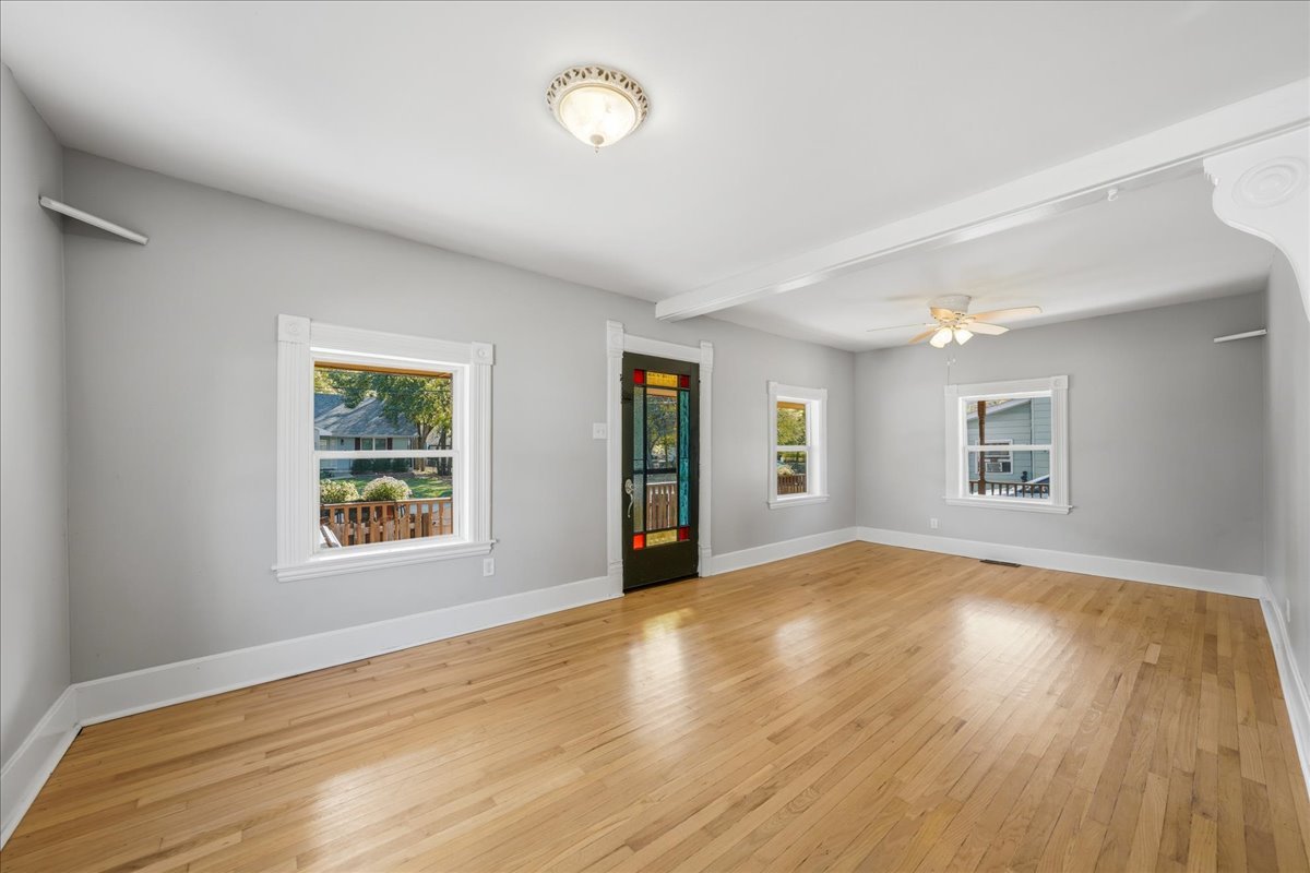 317 E Dearborn Street, Plano, IL 60545