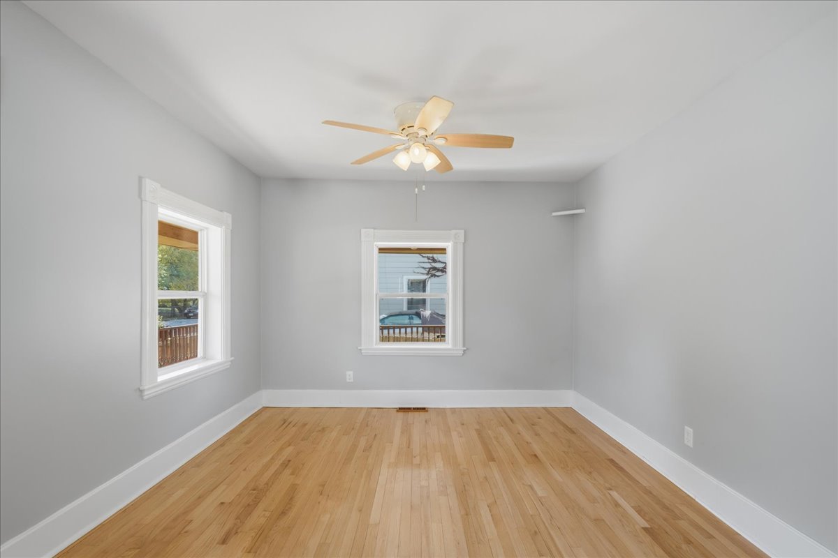 317 E Dearborn Street, Plano, IL 60545