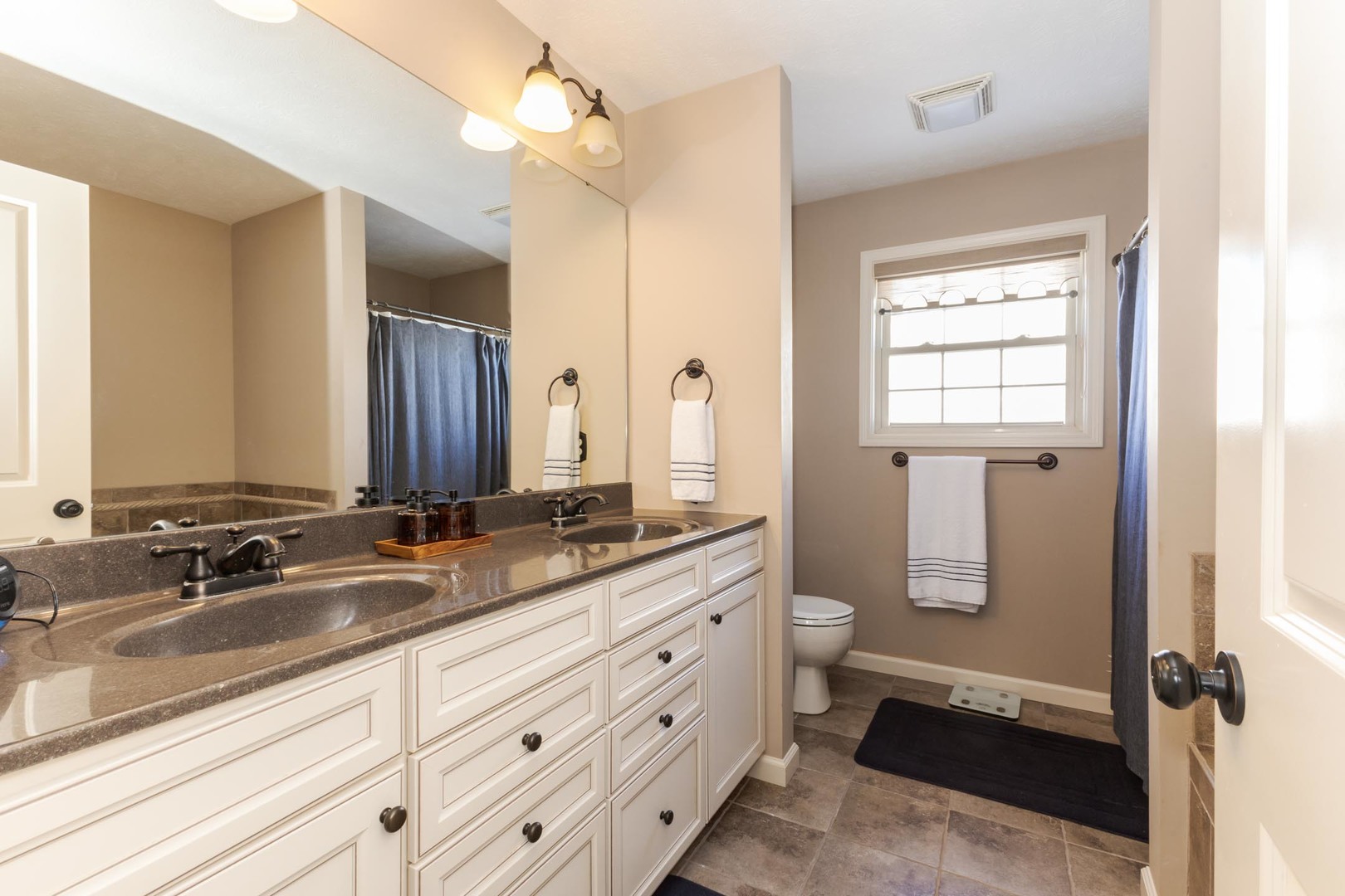 1646 Belclare Road, Normal, IL 61761