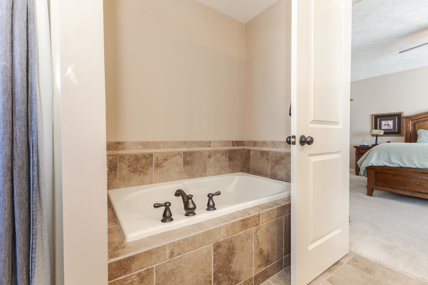 1646 Belclare Road, Normal, IL 61761