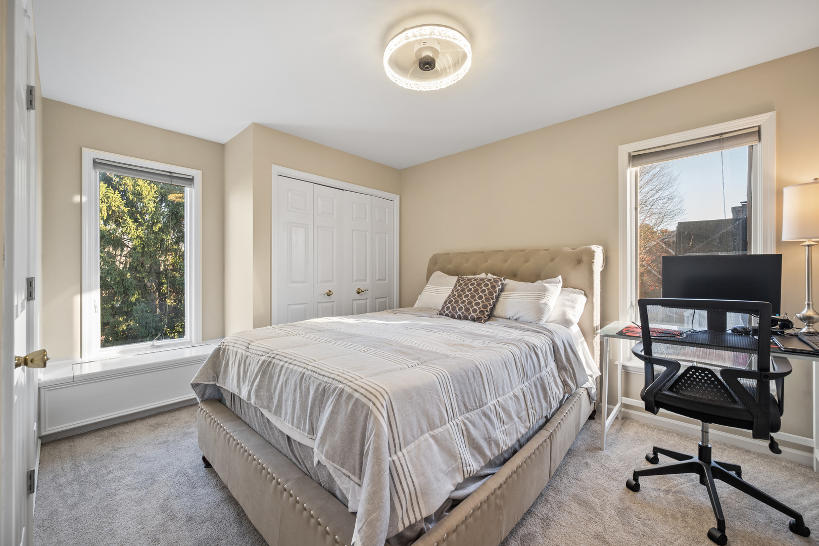 142 N Dixon Drive, Batavia, IL 60510