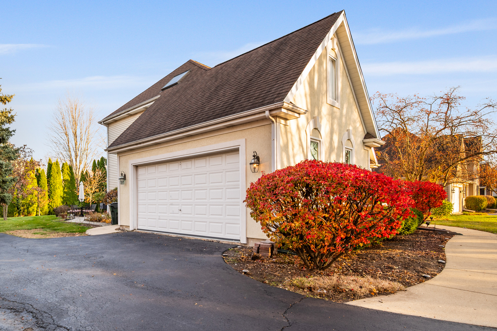 142 N Dixon Drive, Batavia, IL 60510