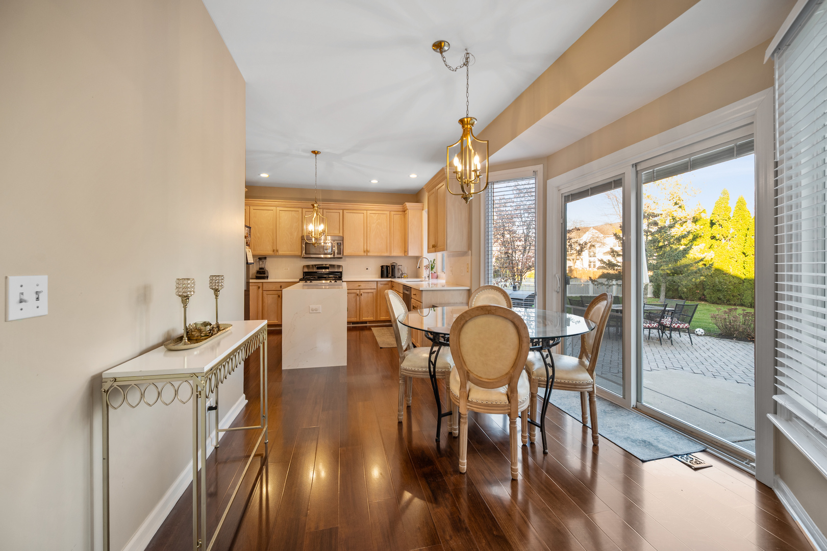 142 N Dixon Drive, Batavia, IL 60510