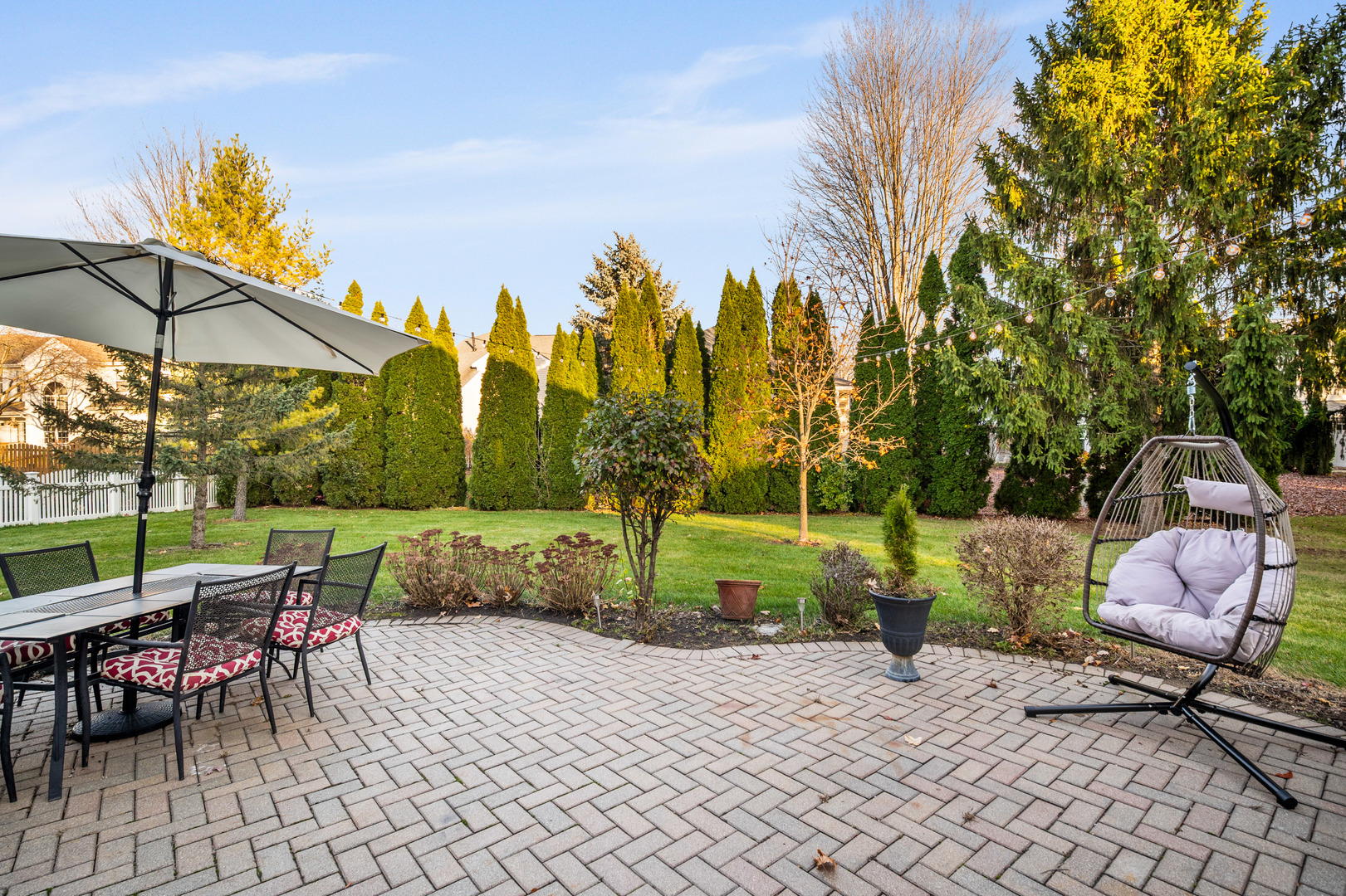 142 N Dixon Drive, Batavia, IL 60510