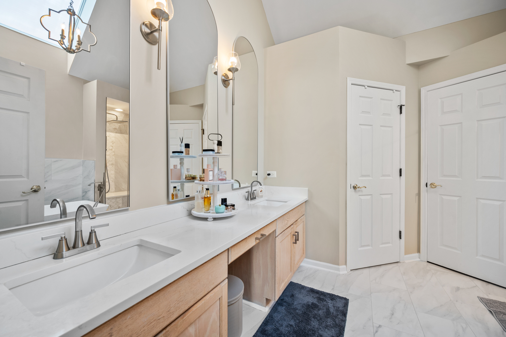 142 N Dixon Drive, Batavia, IL 60510