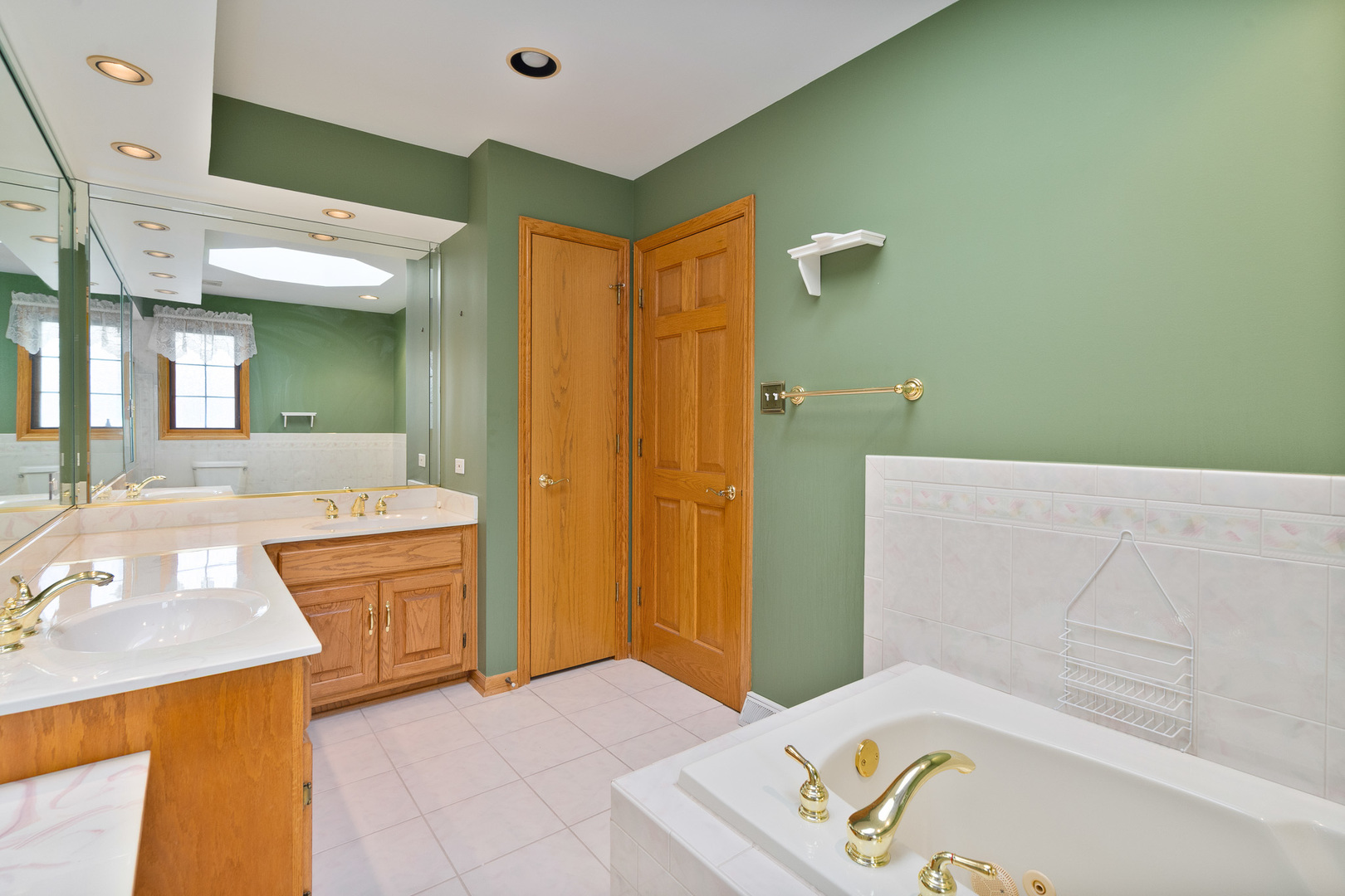 19401 Stonehenge Drive, Mokena, IL 60448