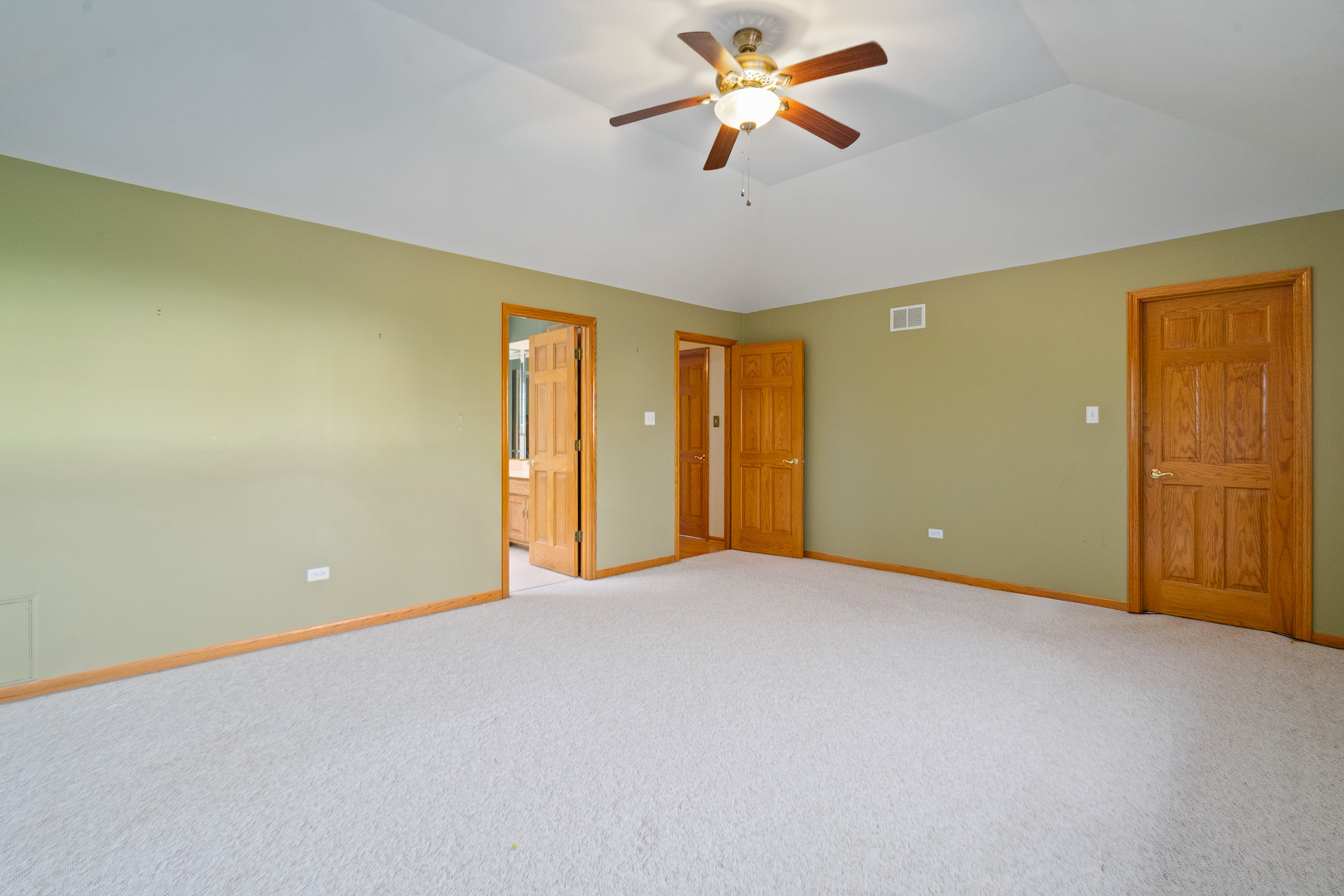 19401 Stonehenge Drive, Mokena, IL 60448