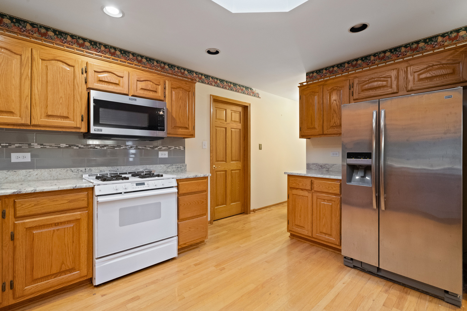 19401 Stonehenge Drive, Mokena, IL 60448