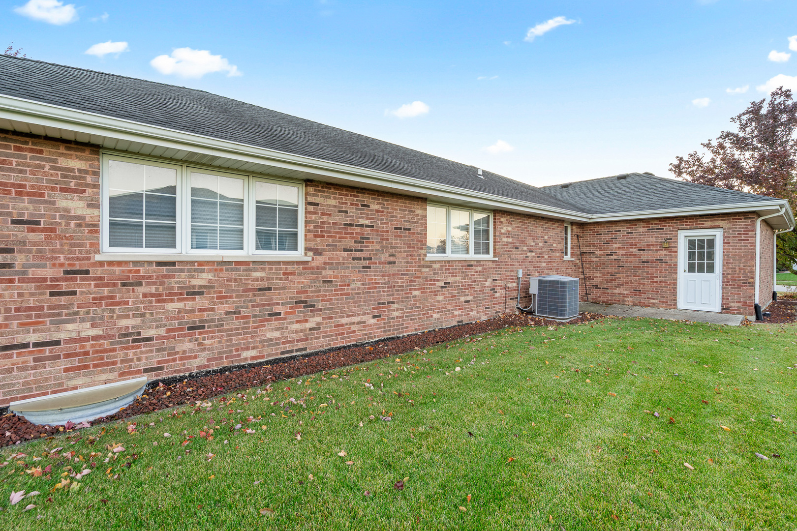 19401 Stonehenge Drive, Mokena, IL 60448