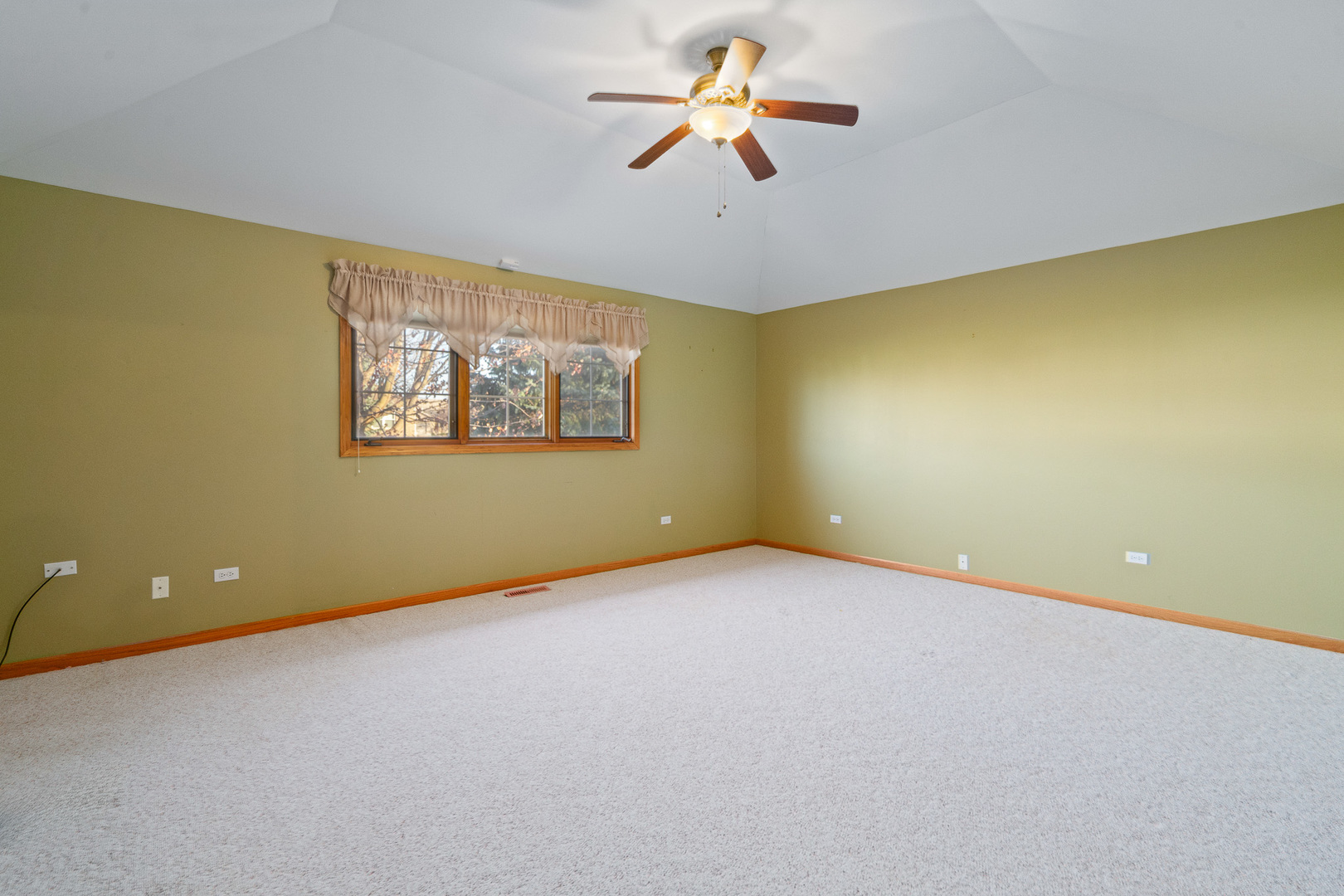 19401 Stonehenge Drive, Mokena, IL 60448