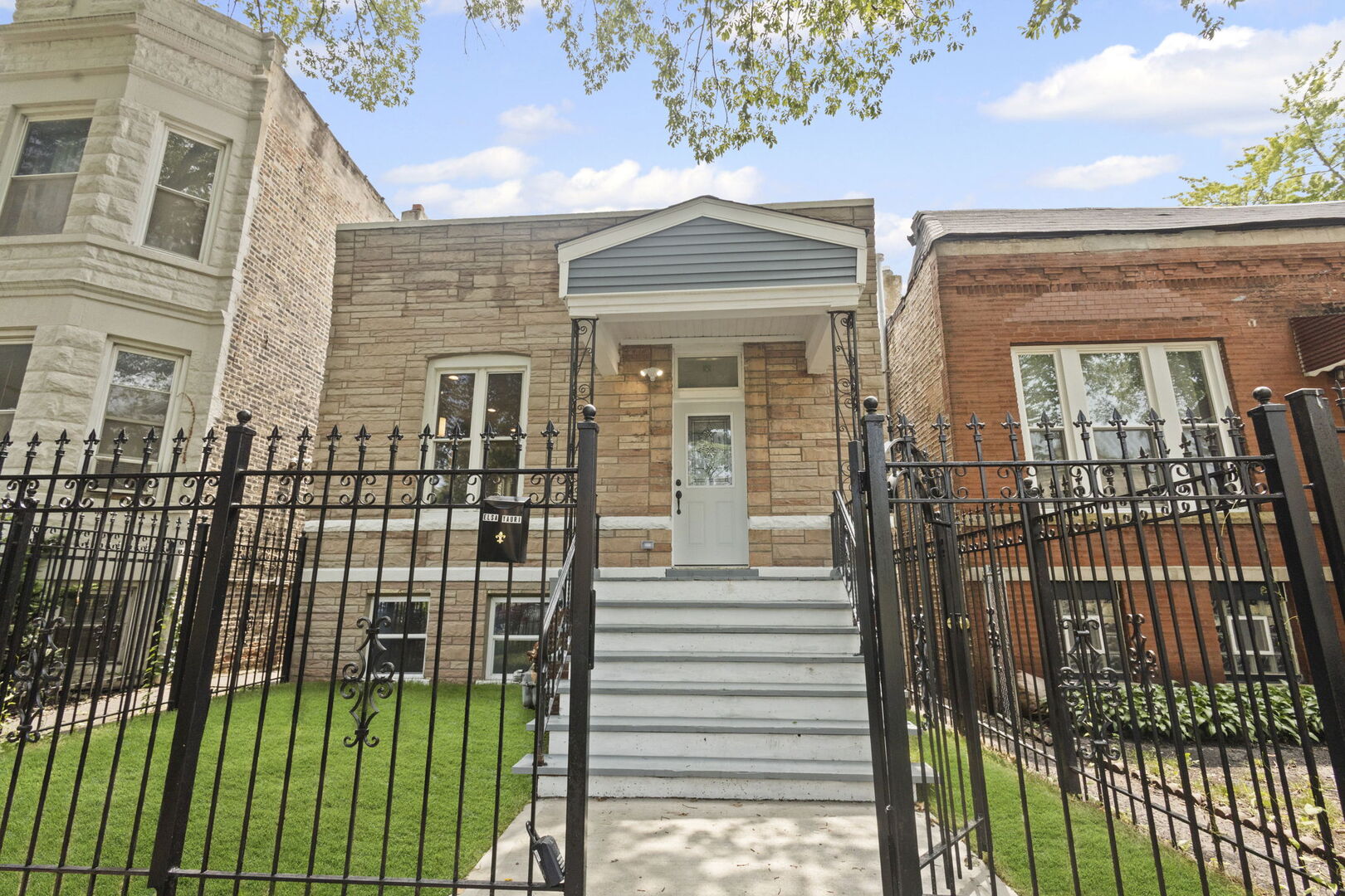 4025 W Adams Street, Chicago, IL 60624