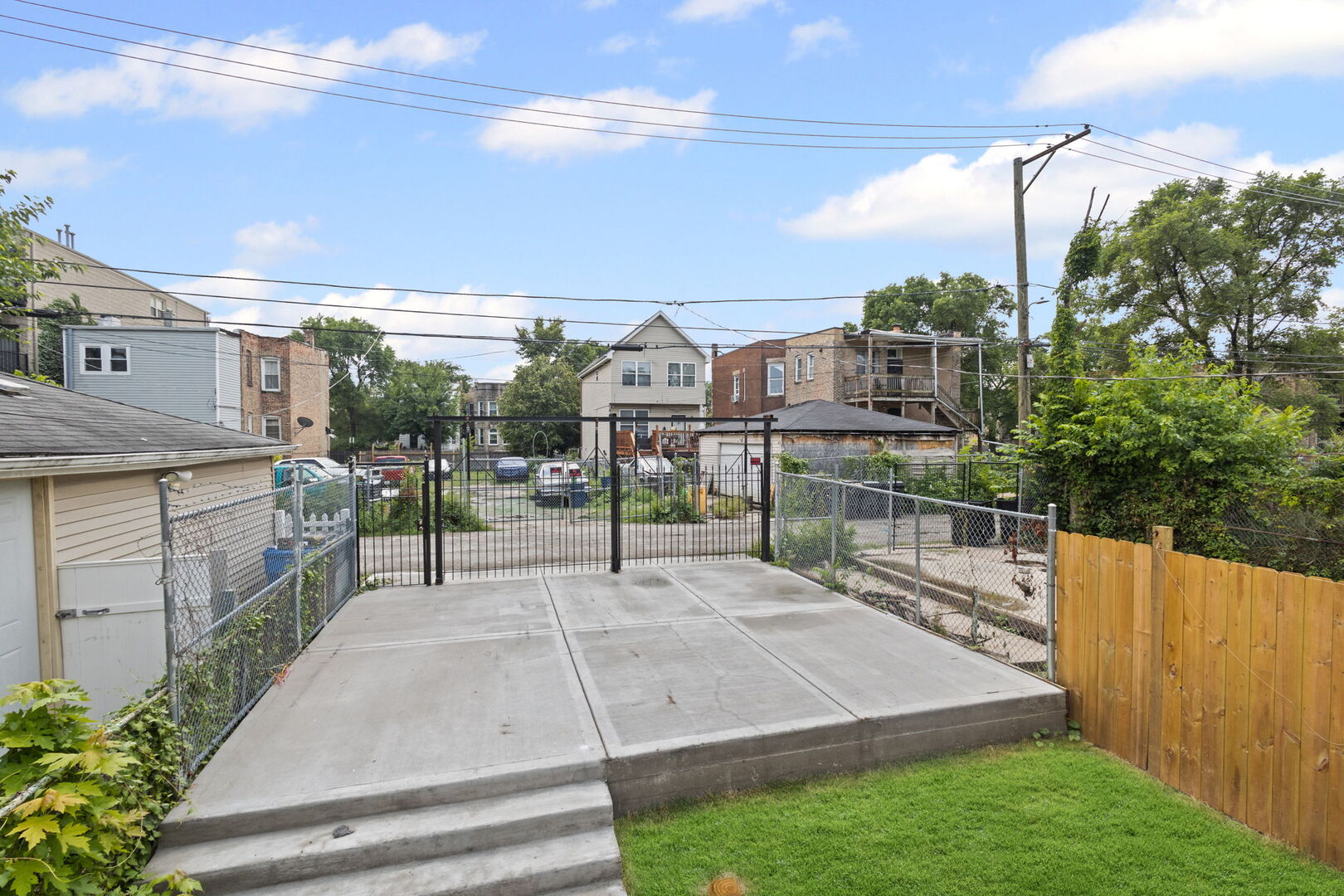 4025 W Adams Street, Chicago, IL 60624