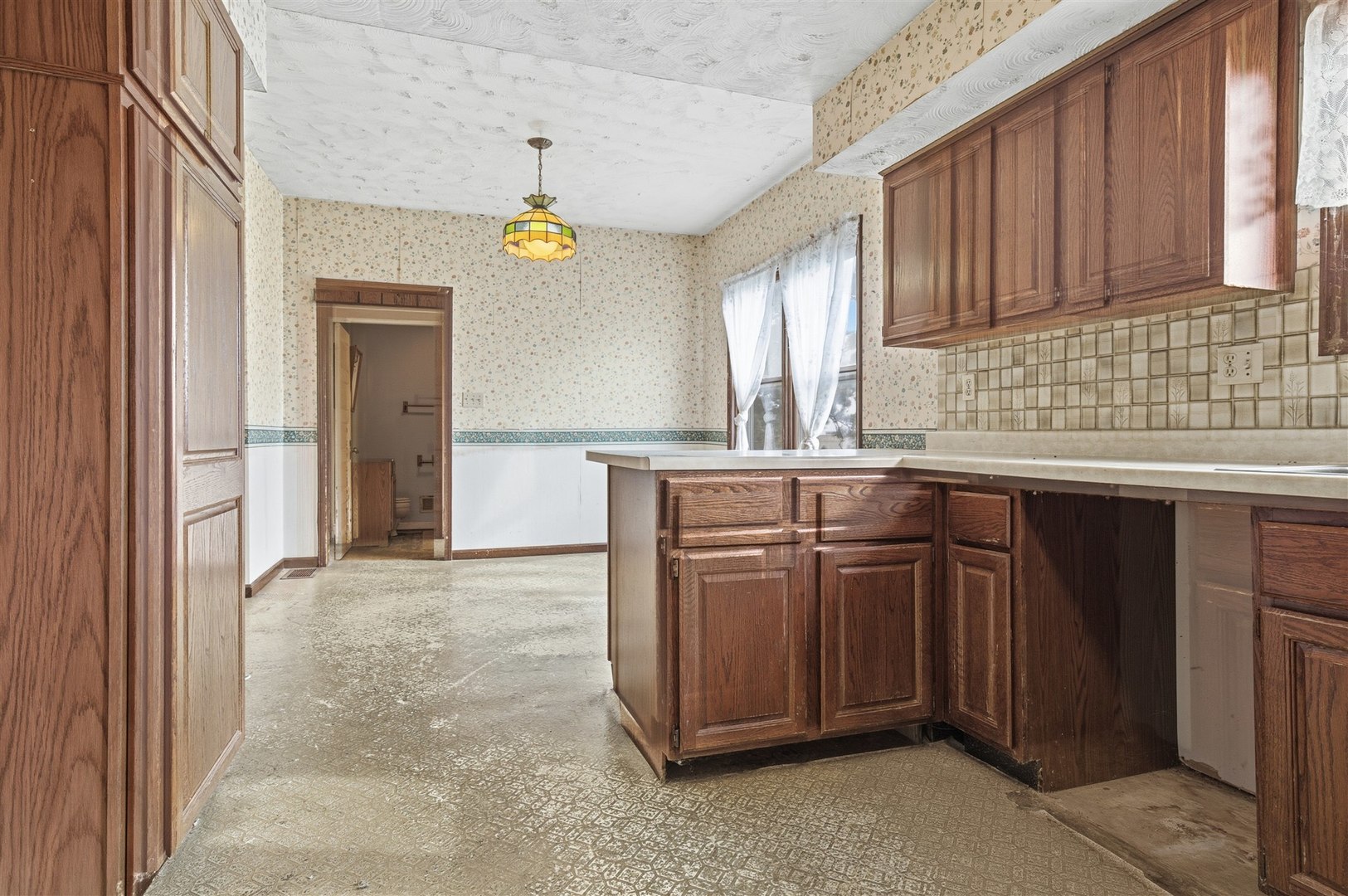 28234 N 1600 East Road, Gridley, IL 61744