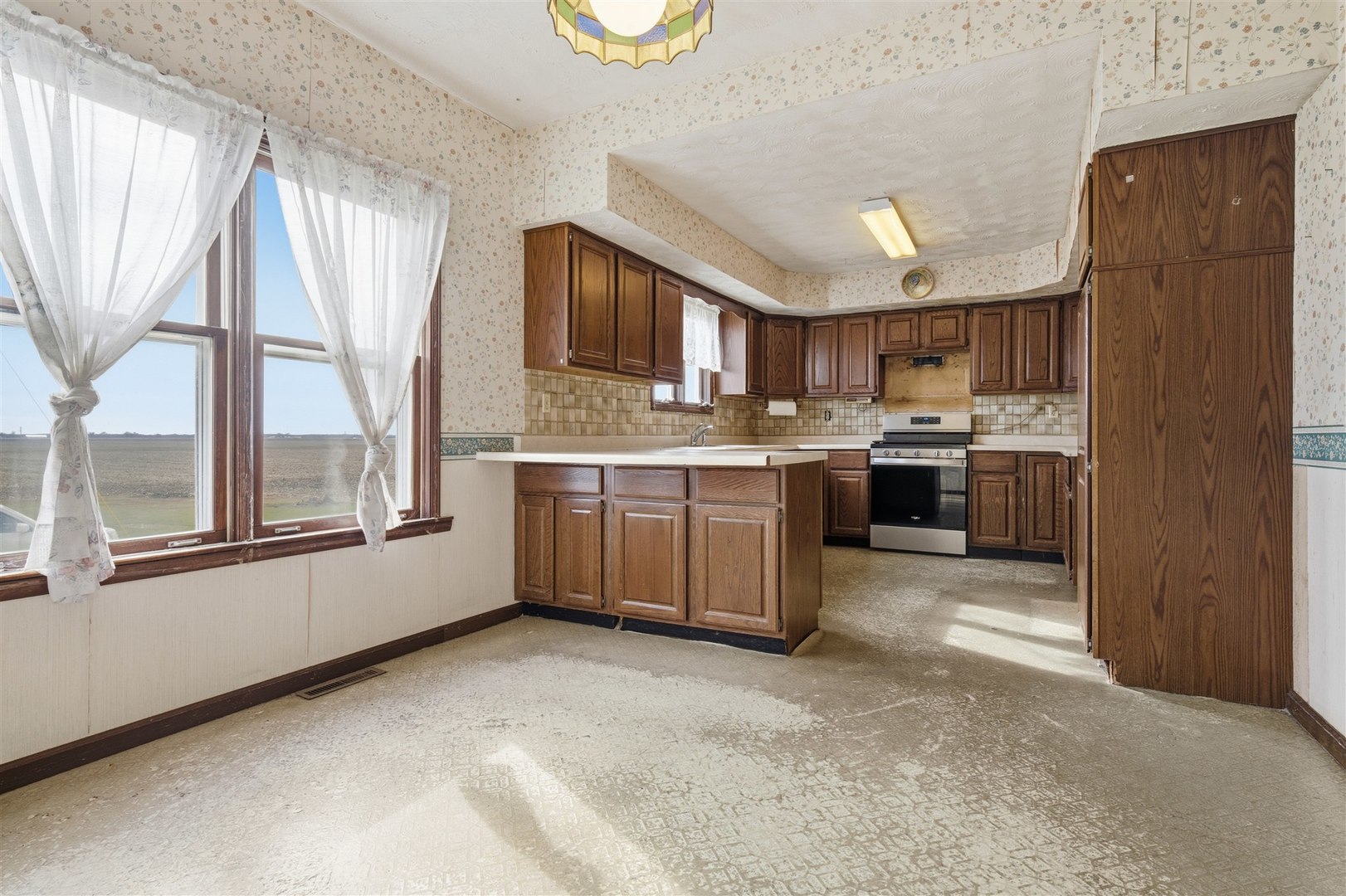 28234 N 1600 East Road, Gridley, IL 61744