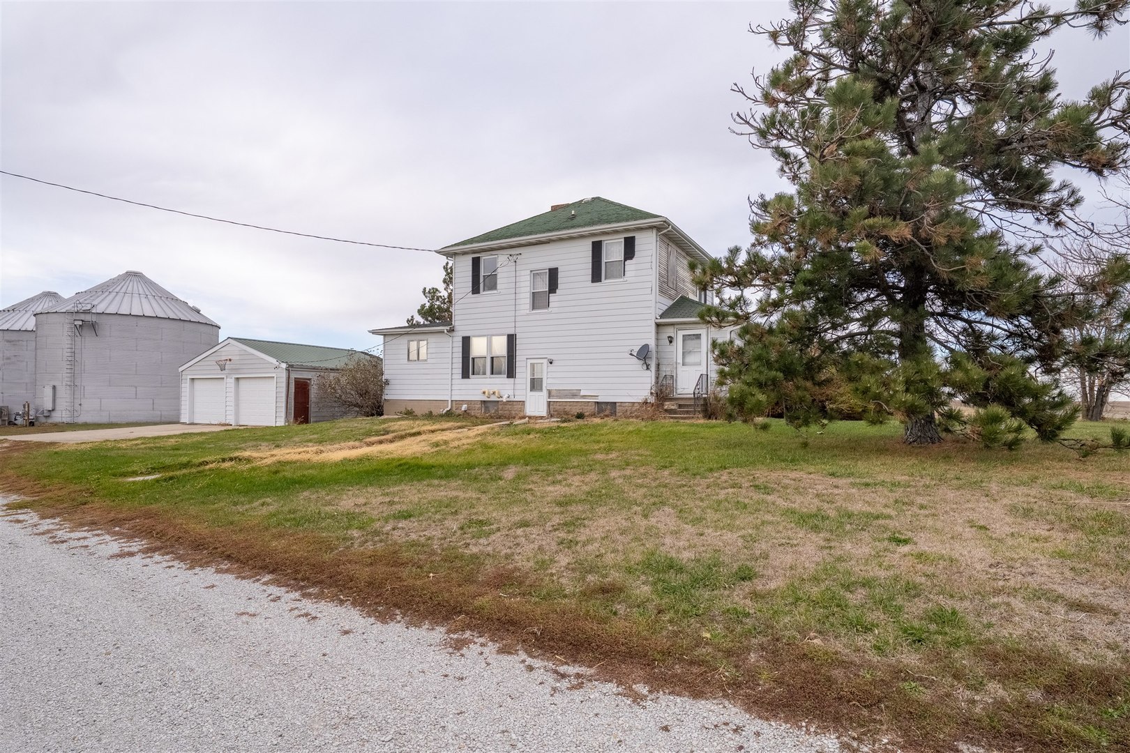 28234 N 1600 East Road, Gridley, IL 61744