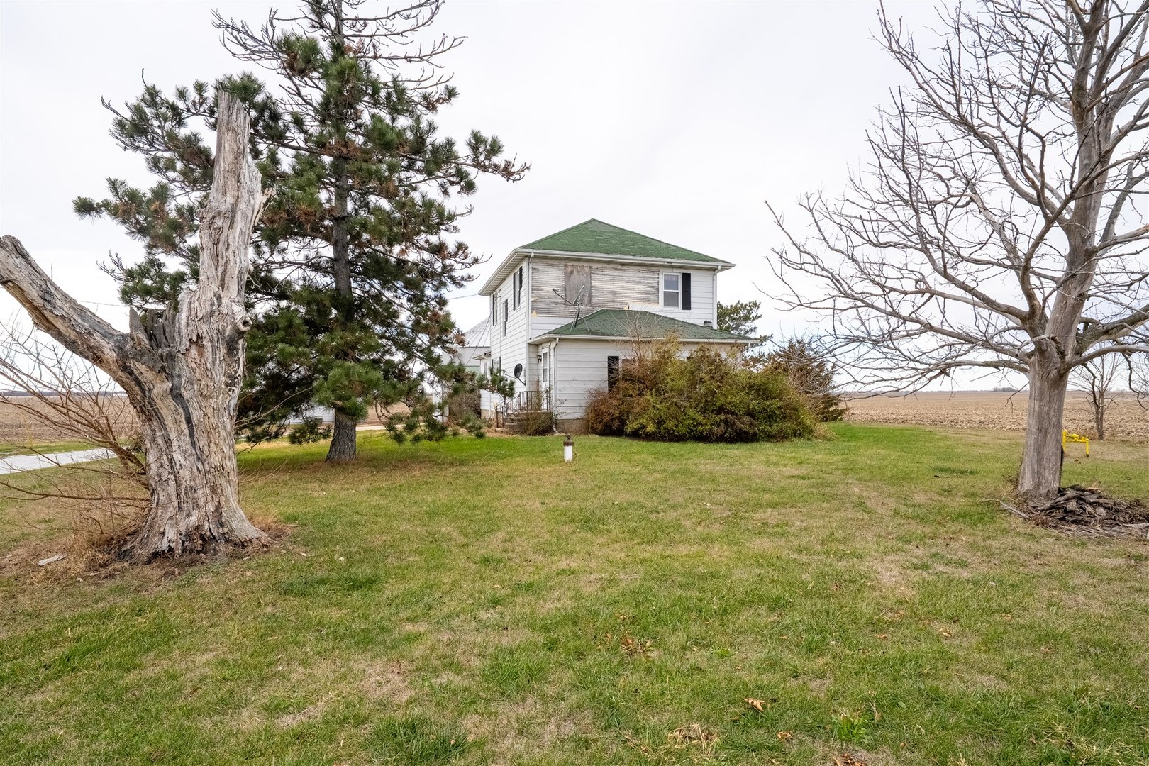 28234 N 1600 East Road, Gridley, IL 61744