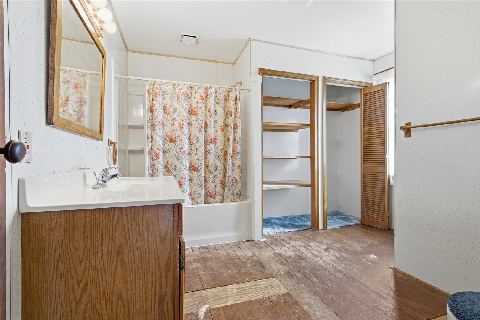 28234 N 1600 East Road, Gridley, IL 61744