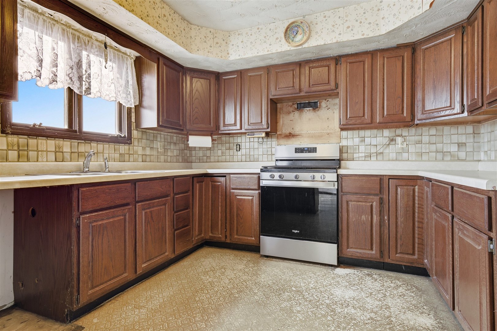 28234 N 1600 East Road, Gridley, IL 61744