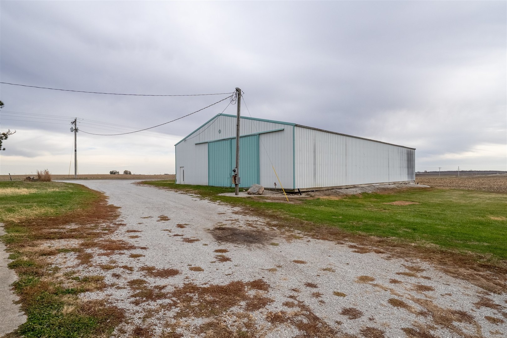 28234 N 1600 East Road, Gridley, IL 61744