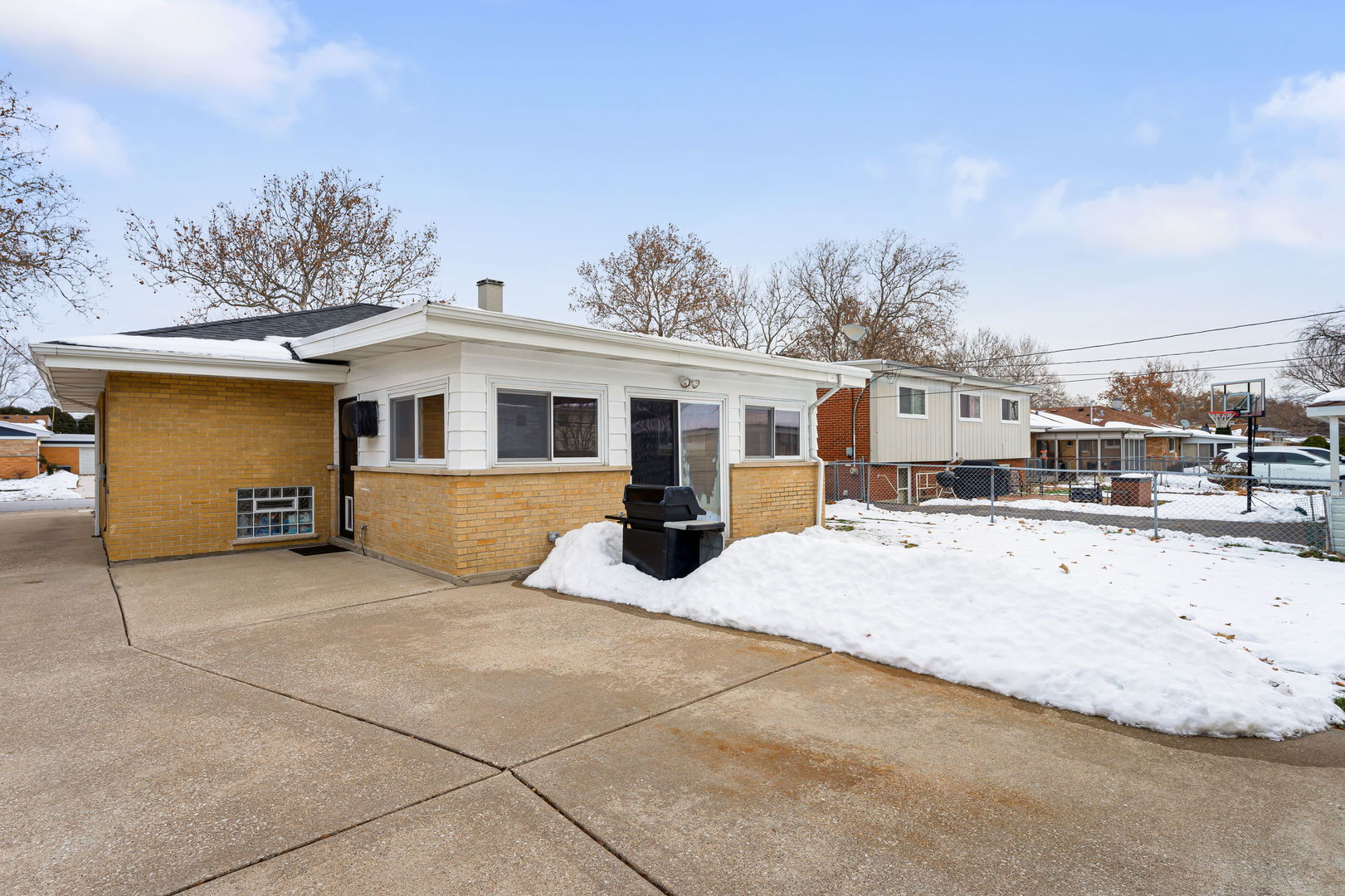 11129 Martindale Drive, Westchester, IL 60154
