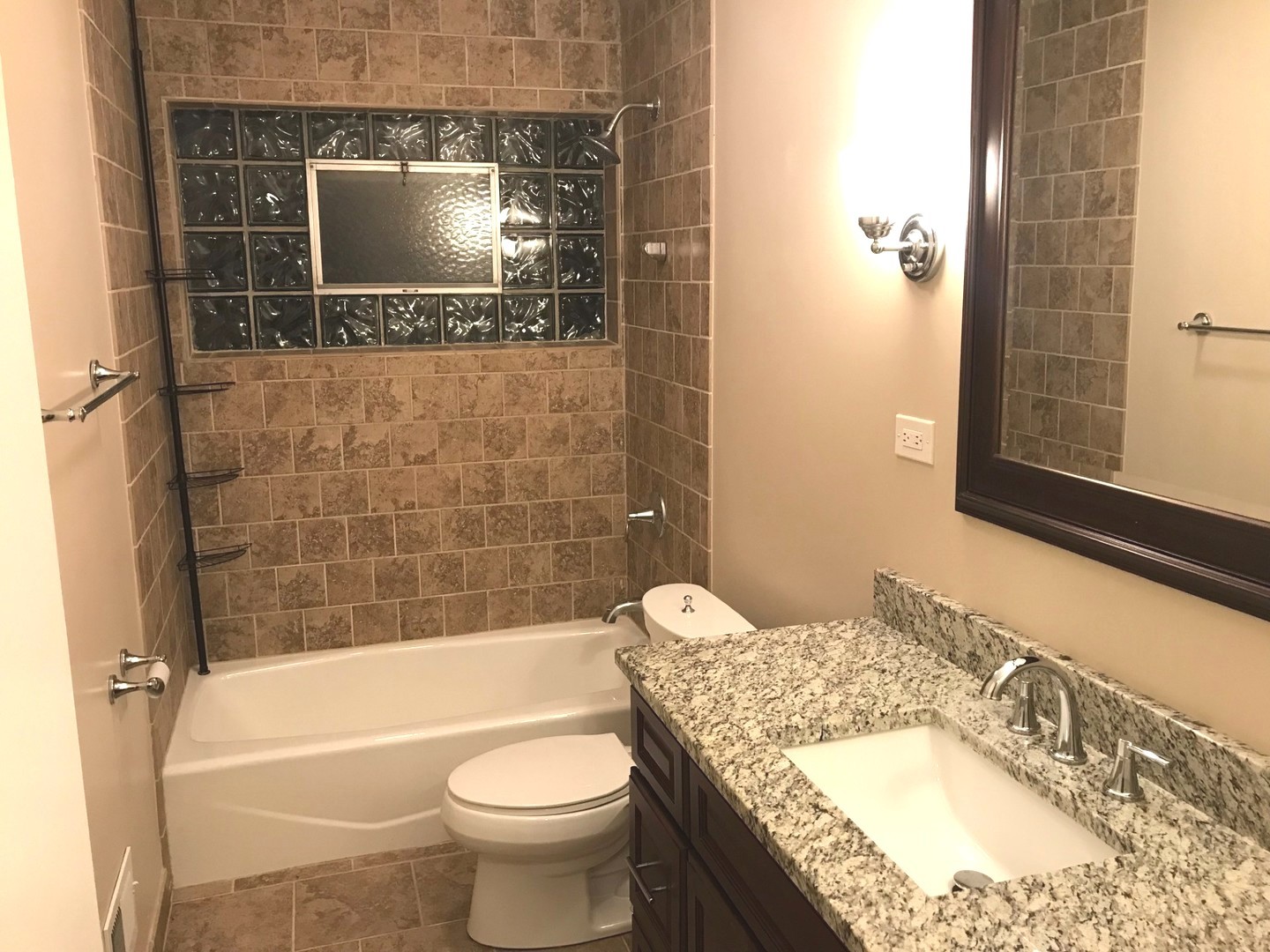 819 Tomawadee Drive, Park Ridge, IL 60068