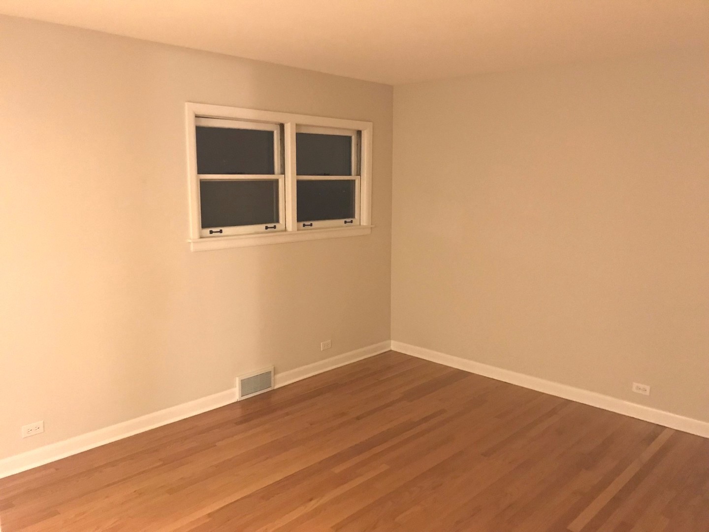 819 Tomawadee Drive, Park Ridge, IL 60068