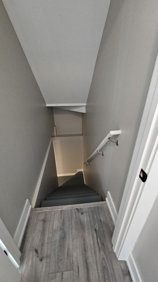 4023 1/2 N Grant Street, Westmont, IL 60559