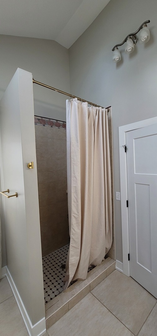 4023 1/2 N Grant Street, Westmont, IL 60559