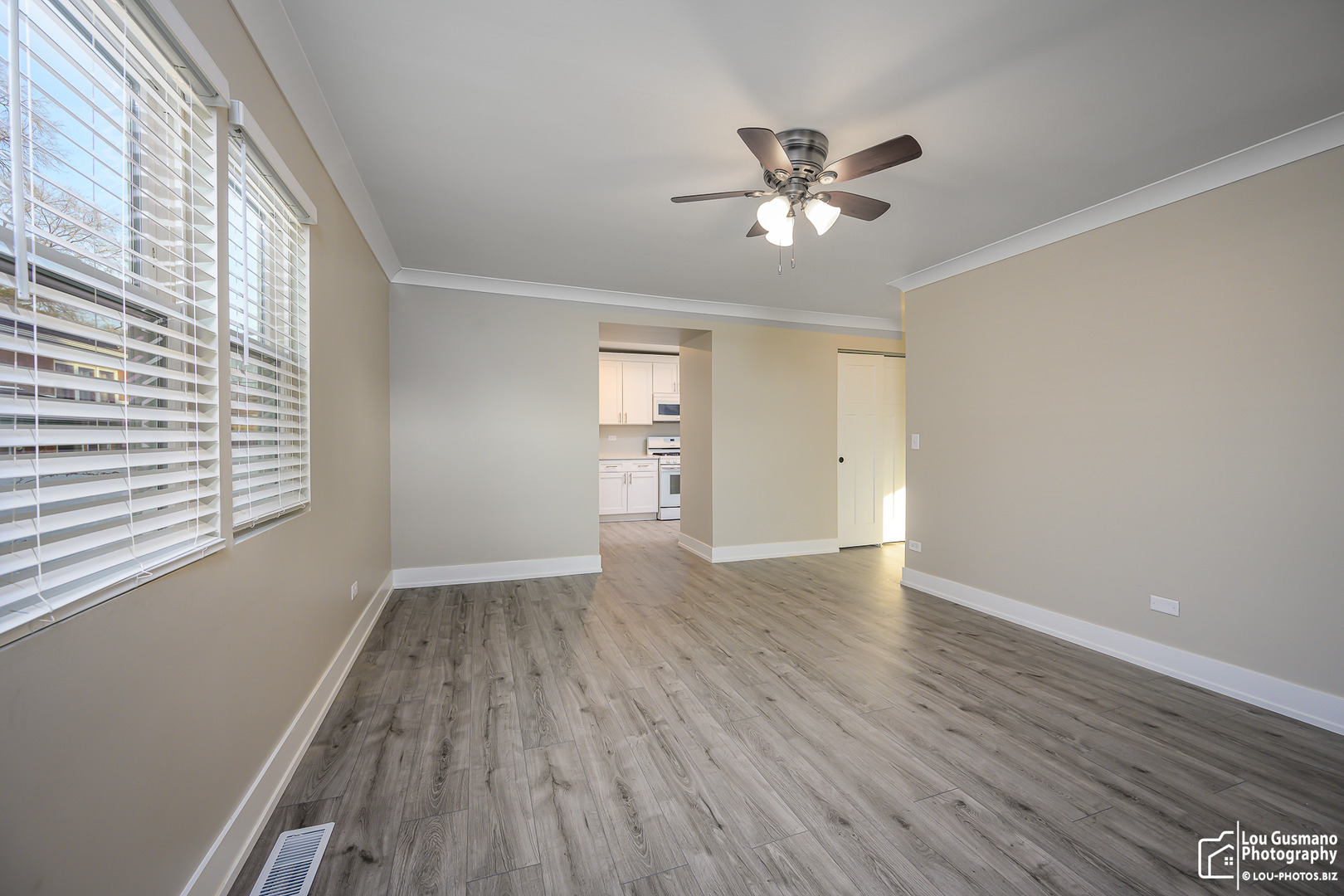 4023 1/2 N Grant Street, Westmont, IL 60559