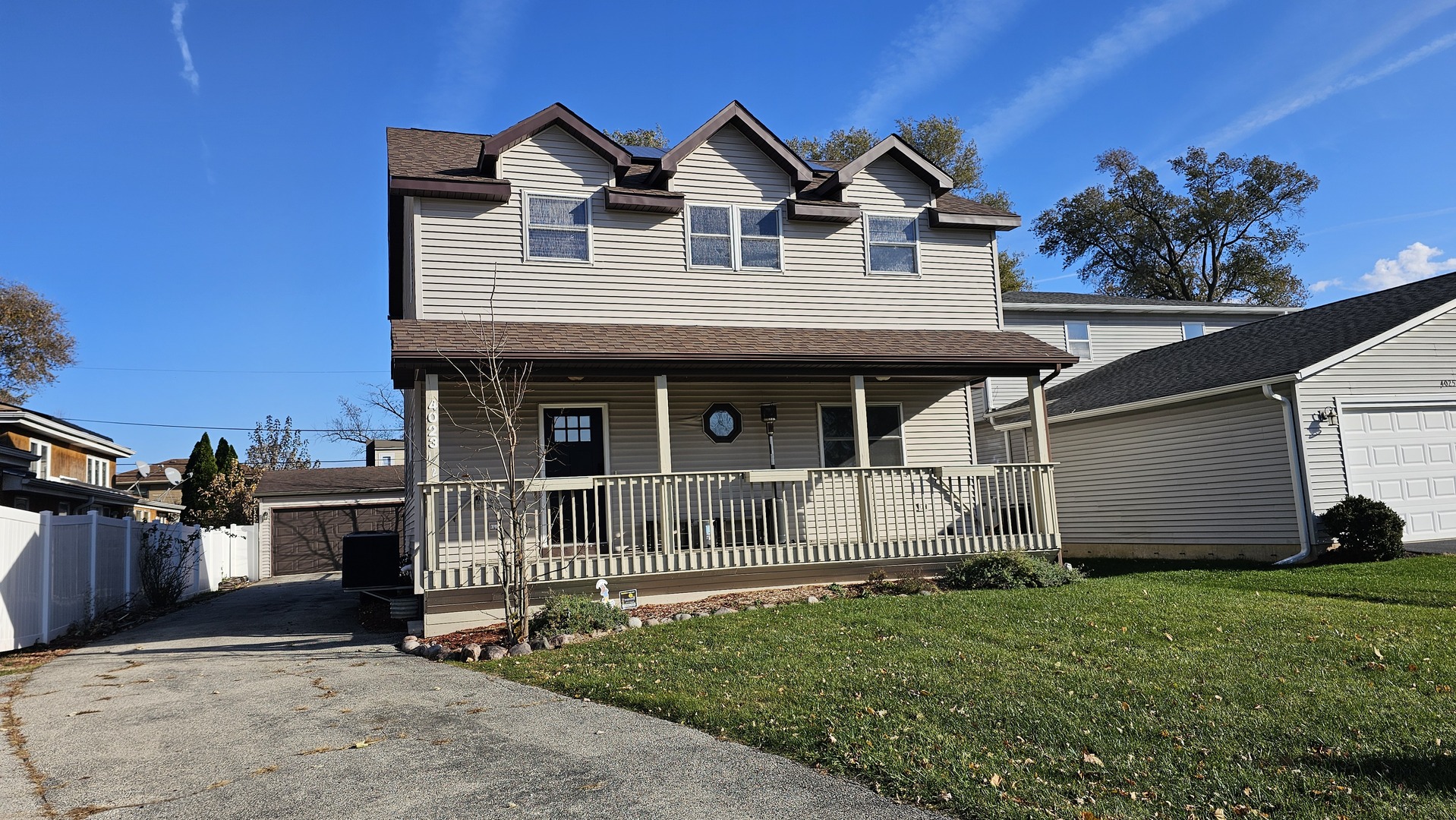 4023 1/2 N Grant Street, Westmont, IL 60559