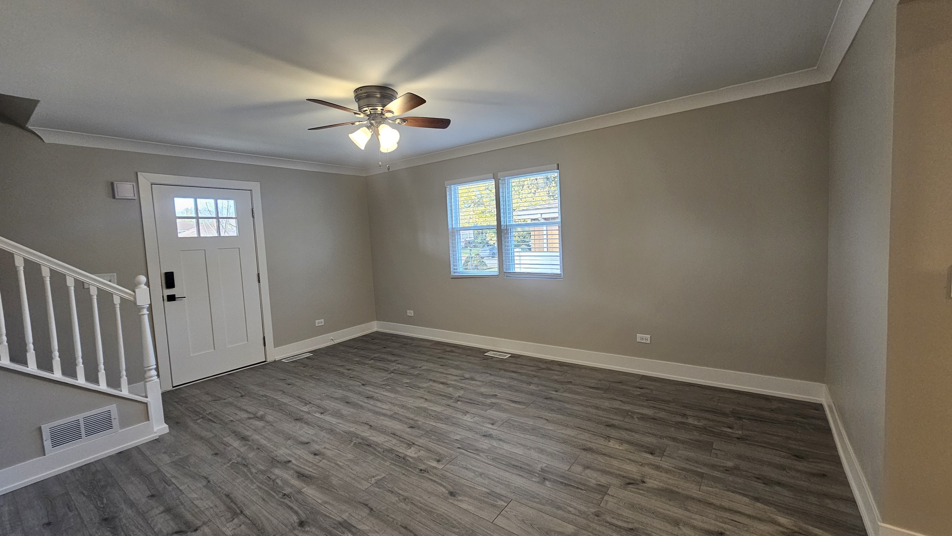 4023 1/2 N Grant Street, Westmont, IL 60559