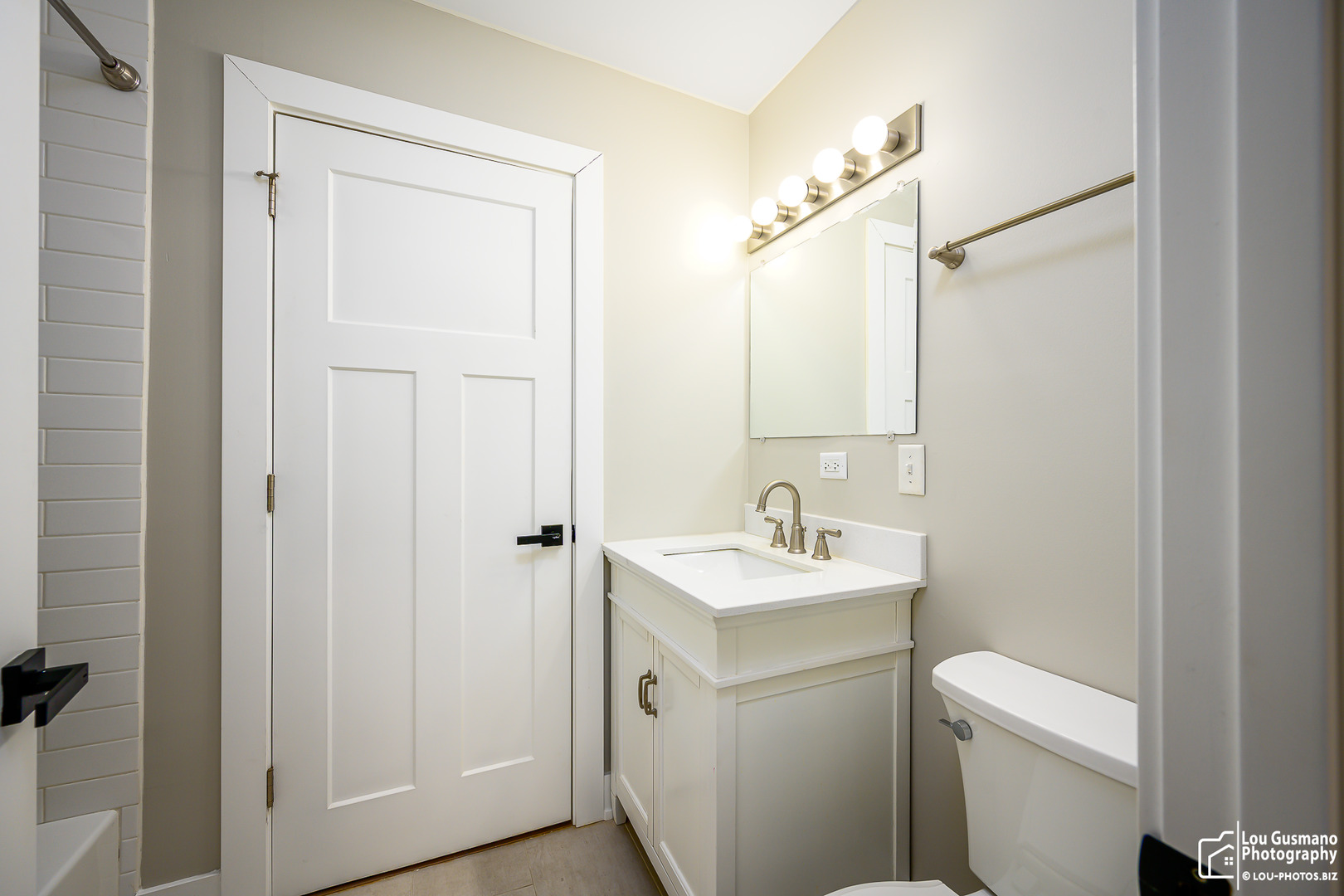 4023 1/2 N Grant Street, Westmont, IL 60559