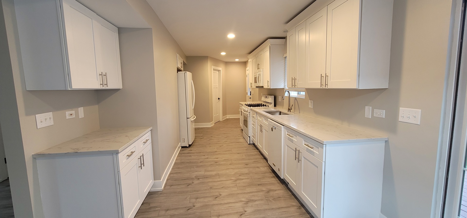 4023 1/2 N Grant Street, Westmont, IL 60559