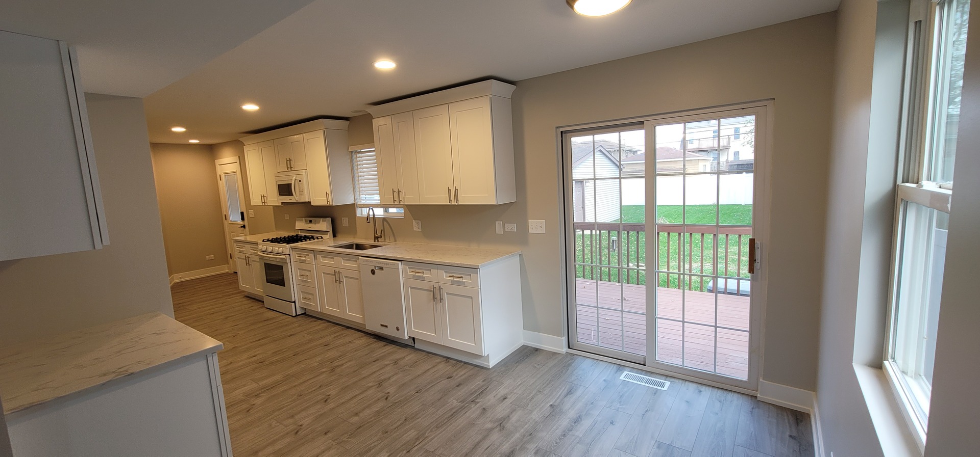 4023 1/2 N Grant Street, Westmont, IL 60559