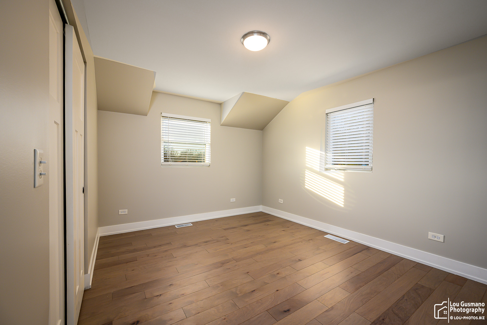 4023 1/2 N Grant Street, Westmont, IL 60559