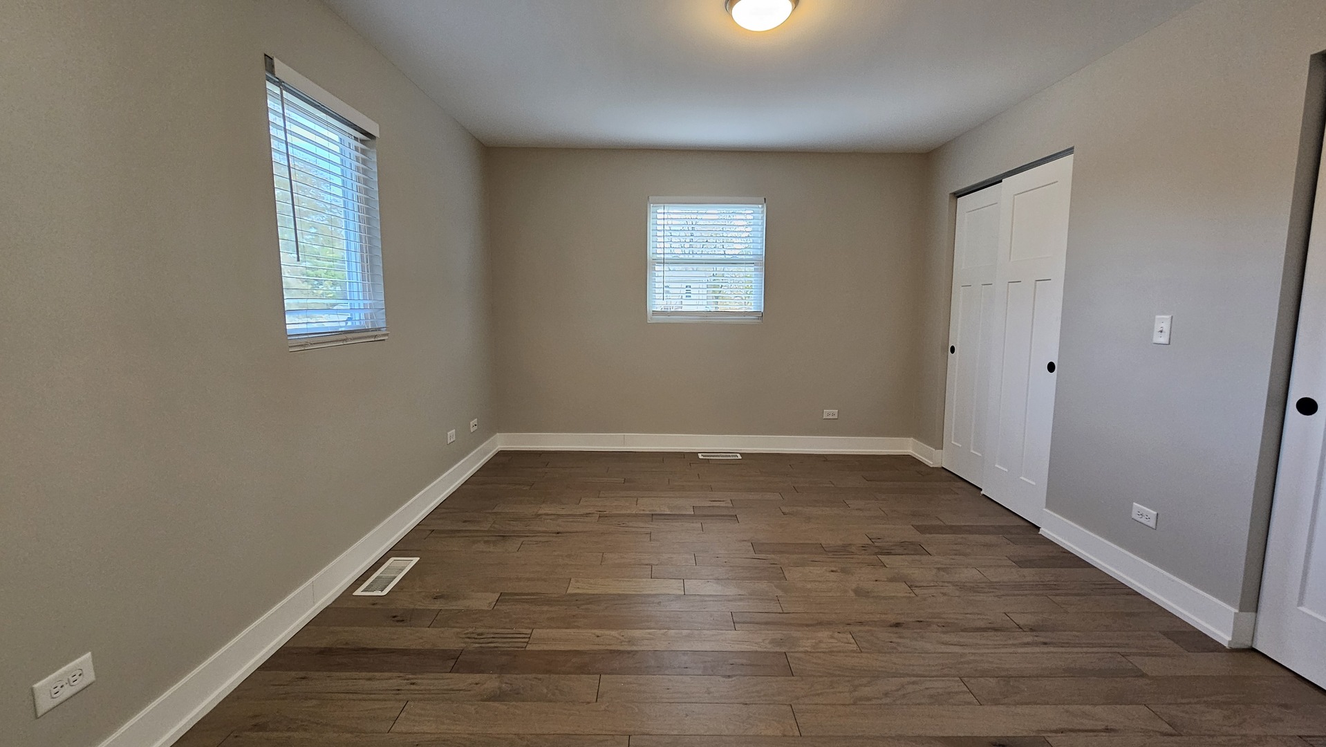 4023 1/2 N Grant Street, Westmont, IL 60559