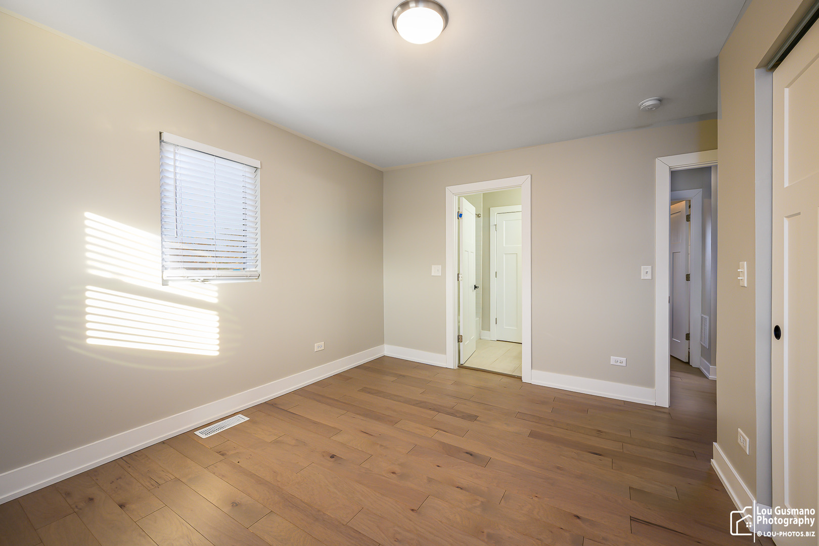 4023 1/2 N Grant Street, Westmont, IL 60559