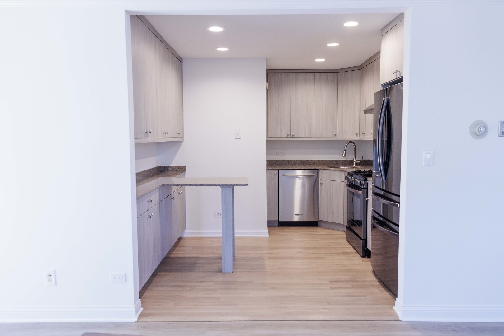 5 Echo Court #12, Vernon Hills, IL 60061