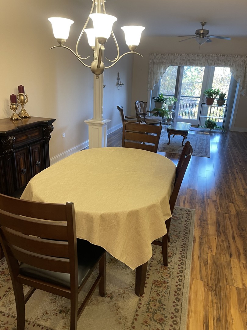 1210 N Foxdale Drive #109, Addison, IL 60101