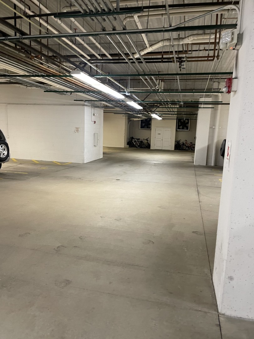 1210 N Foxdale Drive #109, Addison, IL 60101