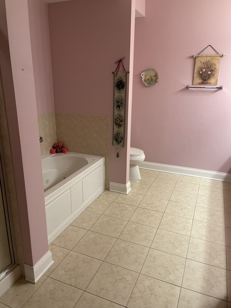 1210 N Foxdale Drive #109, Addison, IL 60101