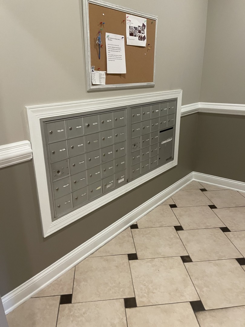 1210 N Foxdale Drive #109, Addison, IL 60101