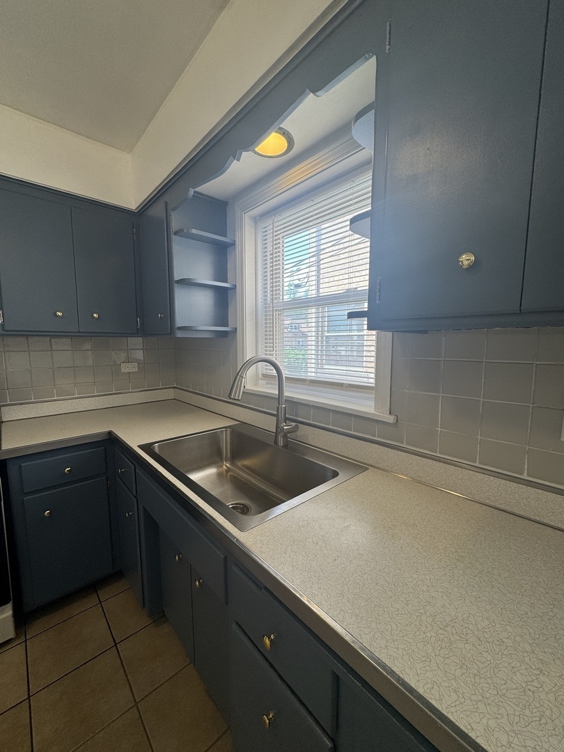 5452 N Central Avenue #1, Chicago, IL 60630