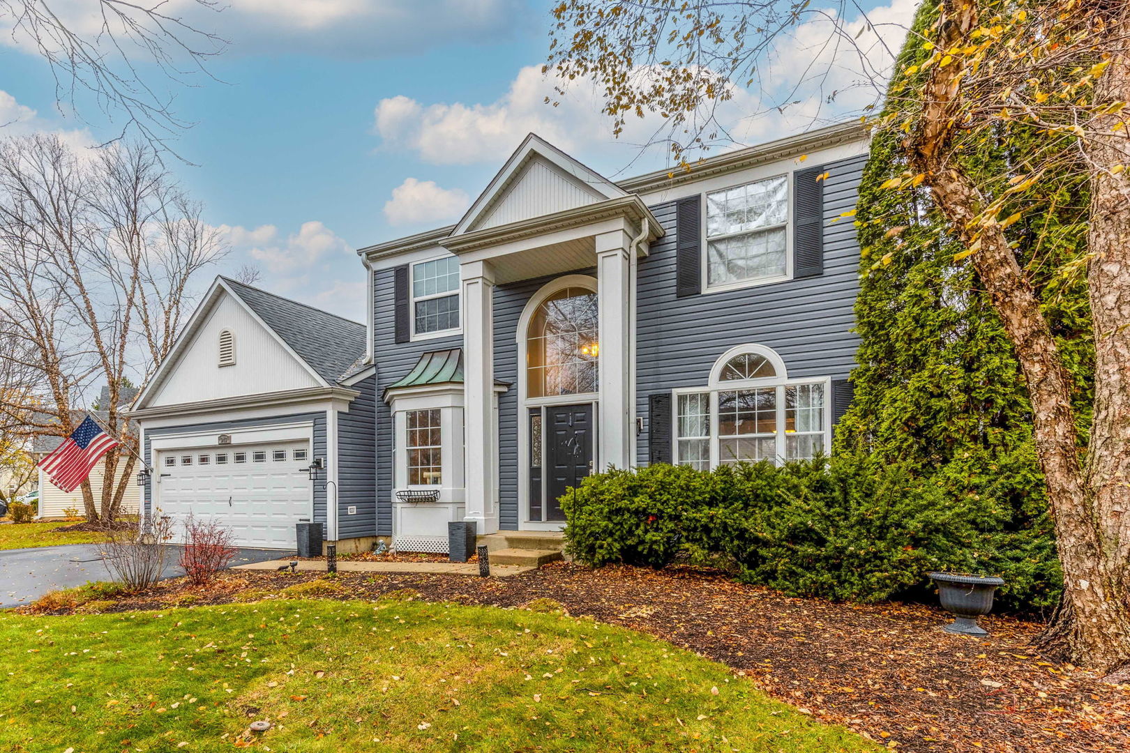 943 Chesapeake Boulevard, Grayslake, IL 60030