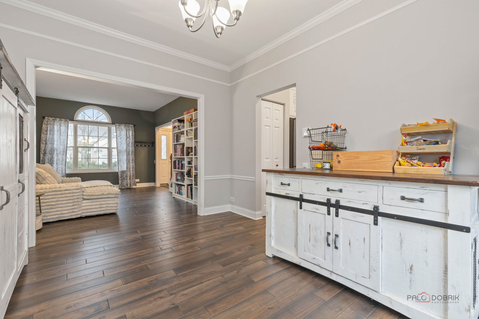 943 Chesapeake Boulevard, Grayslake, IL 60030