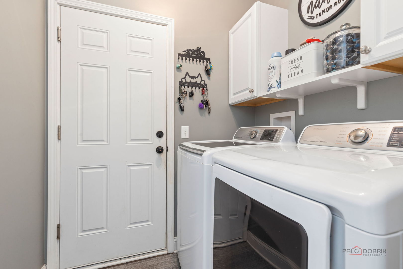 943 Chesapeake Boulevard, Grayslake, IL 60030