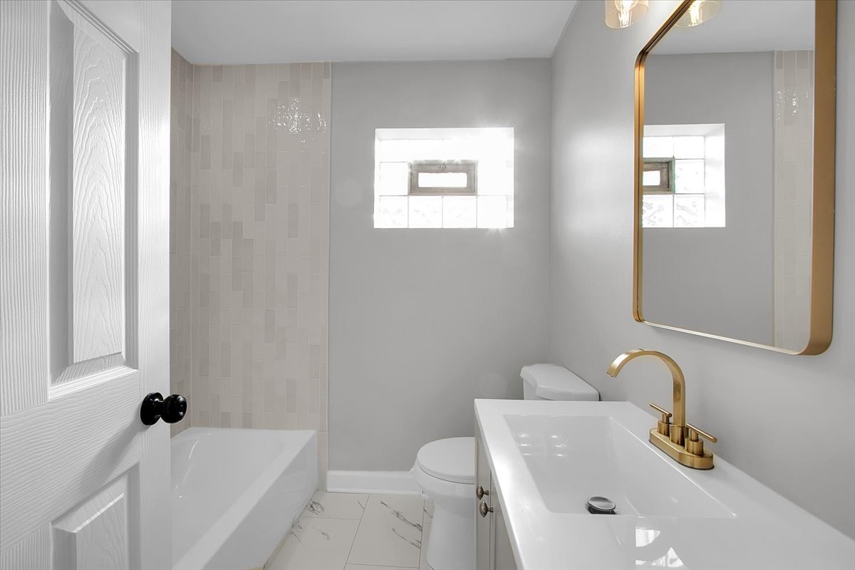 11524 S Kildare Avenue, Alsip, IL 60803