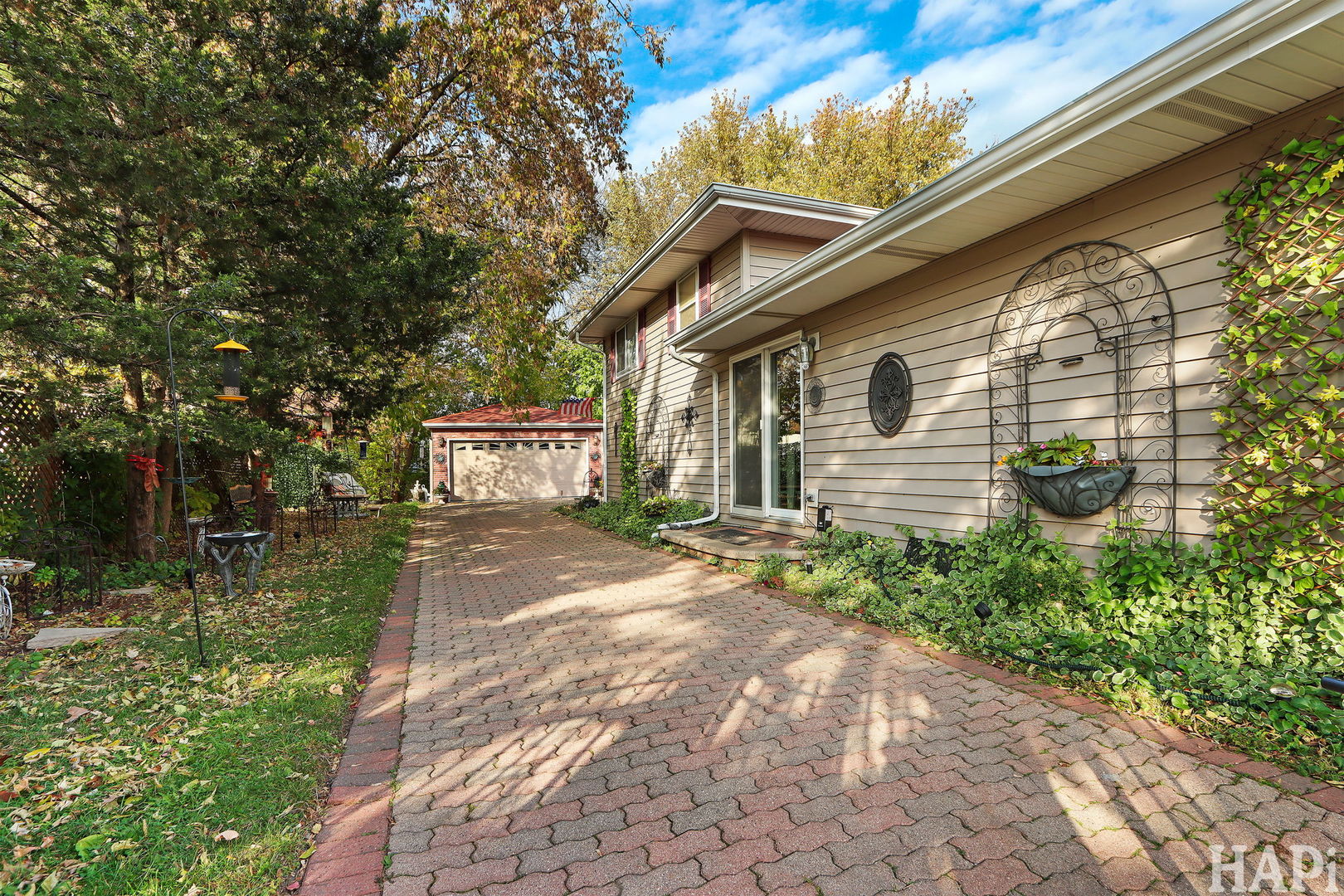 2176 N Westmoreland Drive, Palatine, IL 60074