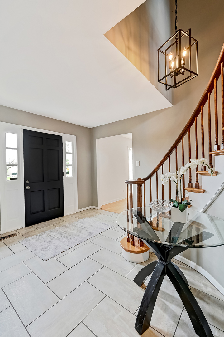 6750 County Line Lane, Burr Ridge, IL 60527