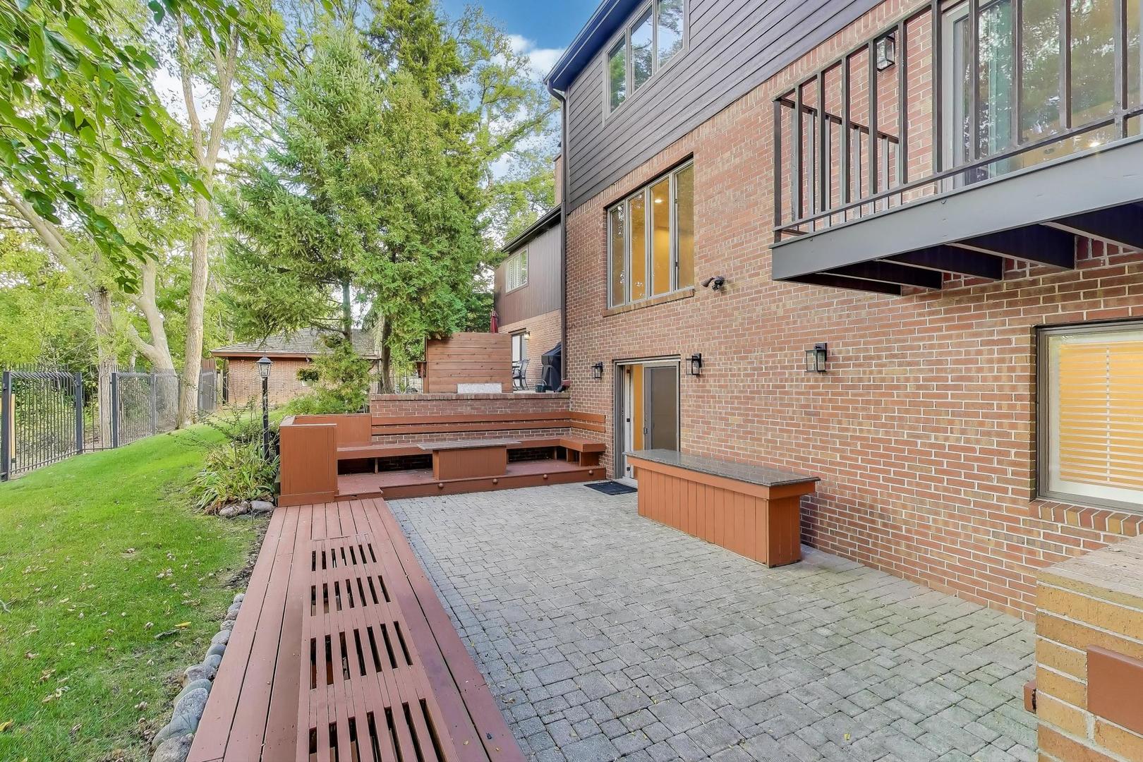 300 Boardwalk Place, Park Ridge, IL 60068